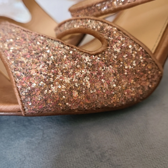 Shoes - Picture 2 of 8